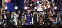 End of the Show: London (Photo: Bob Smoochie - Concert Guide)